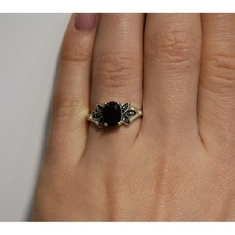 925 Sterling Silver Garnet & Black Jade Ring Size 6.5