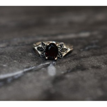 925 Sterling Silver Garnet & Black Jade Ring Size 6.5