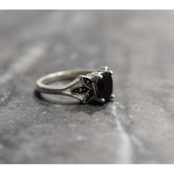 925 Sterling Silver Garnet & Black Jade Ring Size 6.5