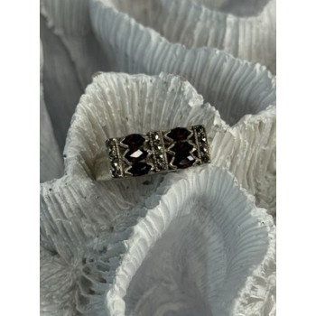 925 Sterling Silver Garnet & Marcasite Ring Size 9