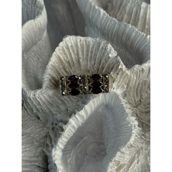 925 Sterling Silver Garnet & Marcasite Ring Size 9