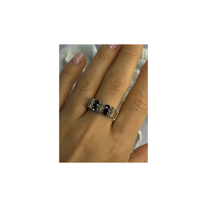 925 Sterling Silver Garnet & Marcasite Ring Size 9