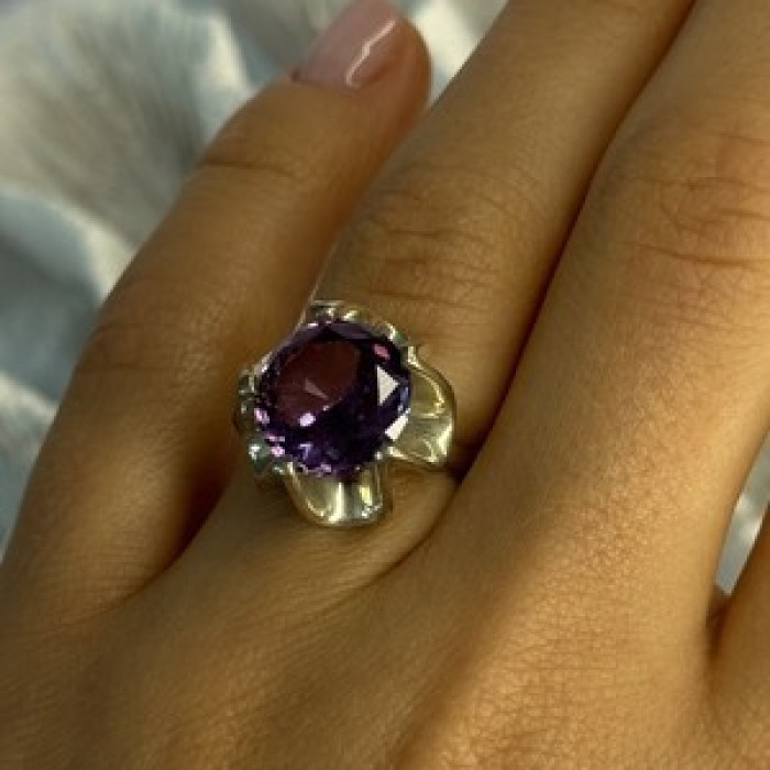 925 Sterling Silver Amethyst Ring Size 6.5