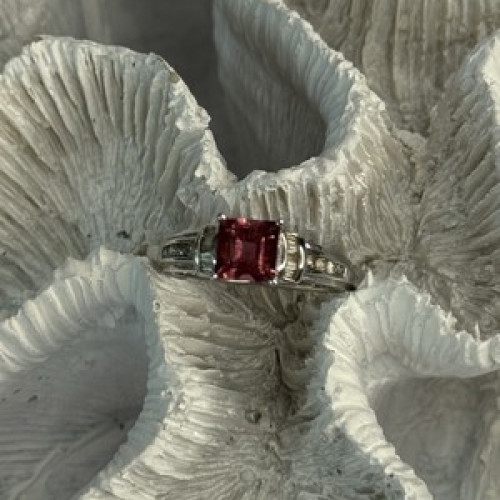10K White Gold Spinel & Diamonds Ring Size 7