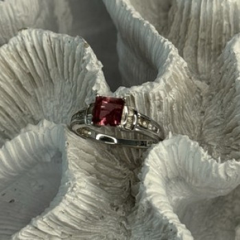 10K White Gold Spinel & Diamonds Ring Size 7