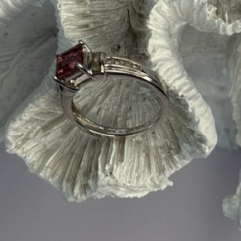 10K White Gold Spinel & Diamonds Ring Size 7