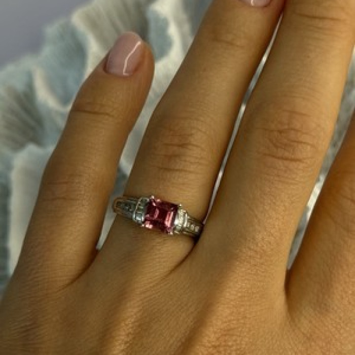 10K White Gold Spinel & Diamonds Ring Size 7
