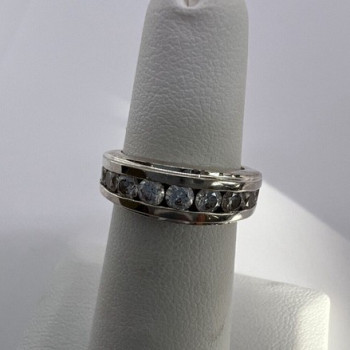 925 Sterling Silver & CZ Ring Size 4