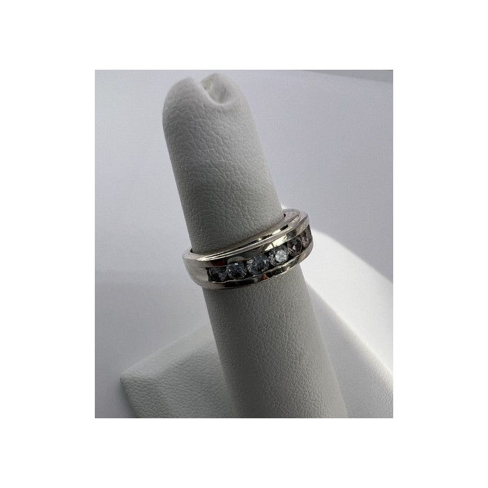925 Sterling Silver & CZ Ring Size 4