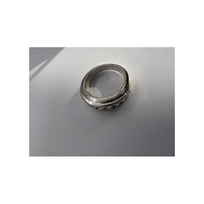 925 Sterling Silver & CZ Ring Size 4