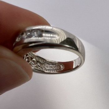 925 Sterling Silver & CZ Ring Size 4