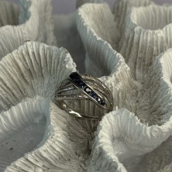 10K White Gold Sapphire & Diamond Ring Size 7