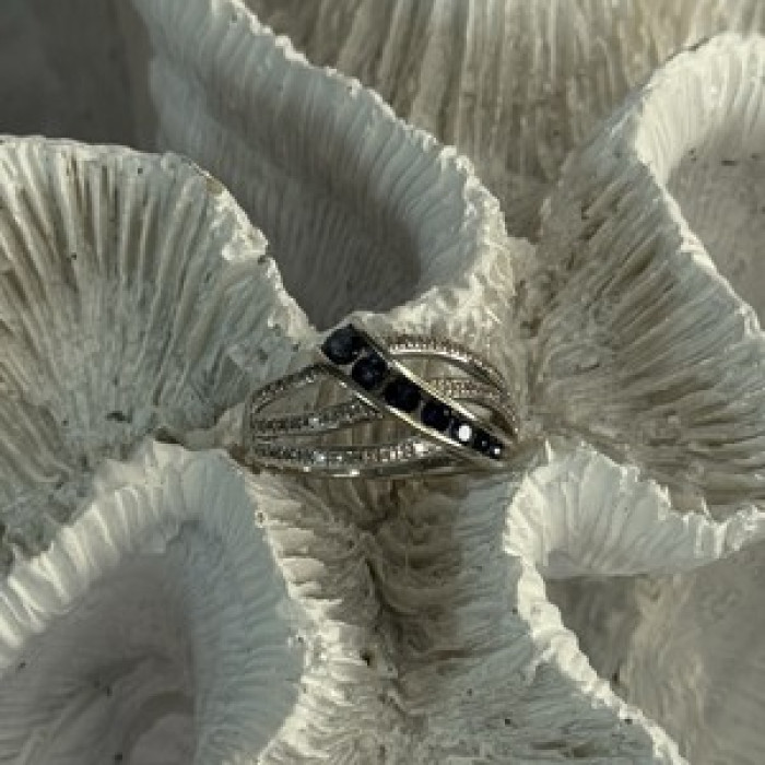 10K White Gold Sapphire & Diamond Ring Size 7
