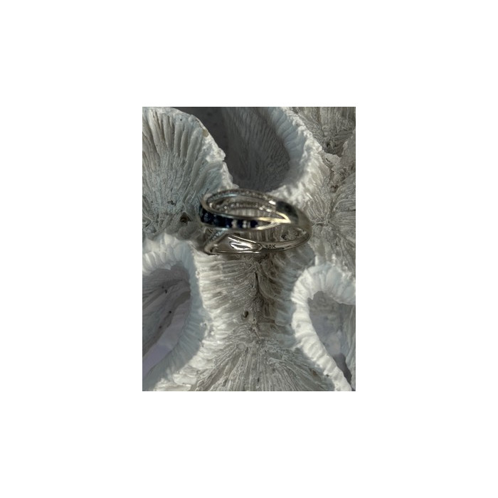 10K WHITE GOLD SAPPHIRE & DIAMOND RING SIZE 7