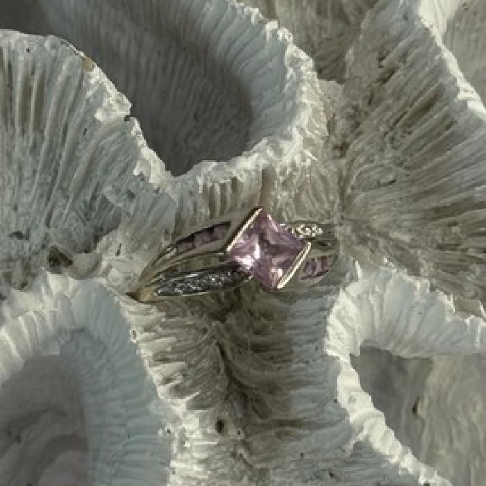 10K White Gold Pink Topaz & Diamond Ring Size 7