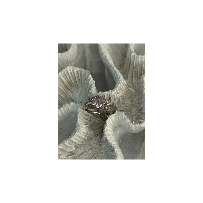 10K WHITE GOLD PINK TOPAZ & DIAMOND RING SIZE 7