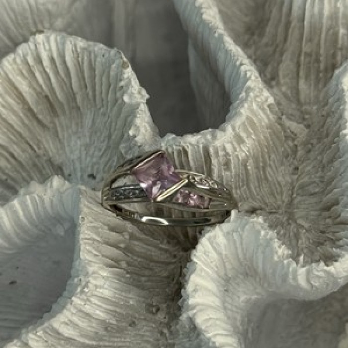 10K White Gold Pink Topaz & Diamond Ring Size 7