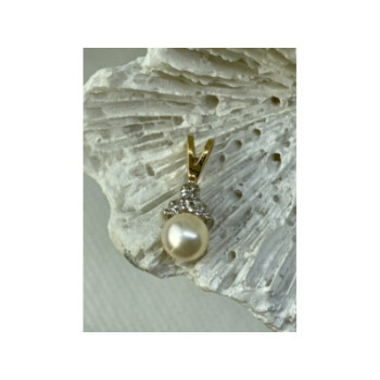 14K YELLOW GOLD PEARL & DIAMONDS PENDANT