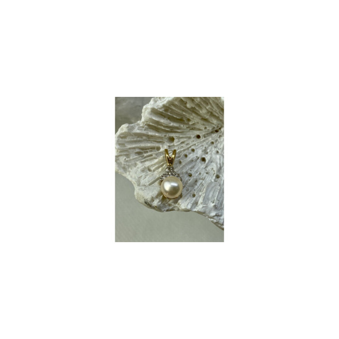 14K YELLOW GOLD PEARL & DIAMONDS PENDANT