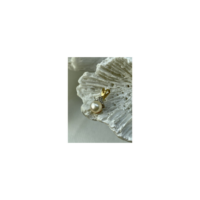 14K YELLOW GOLD PEARL & DIAMONDS PENDANT