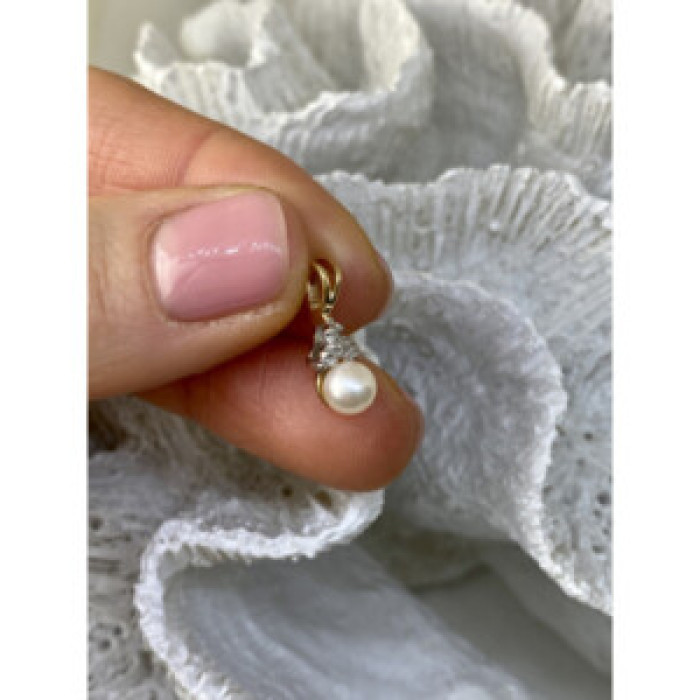 14K Yellow Gold Pearl & Diamonds Pendant