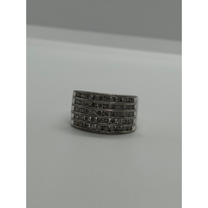 14K WHITE GOLD  DIAMONDS RING SIZE 5.5