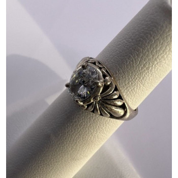 925 Sterling Silver & CZ Kbn Ring Size 4.5