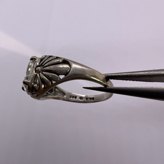925 Sterling Silver & CZ Kbn Ring Size 4.5