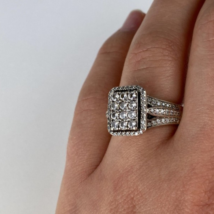 925 Sterling Silver CZ Ring Size 7