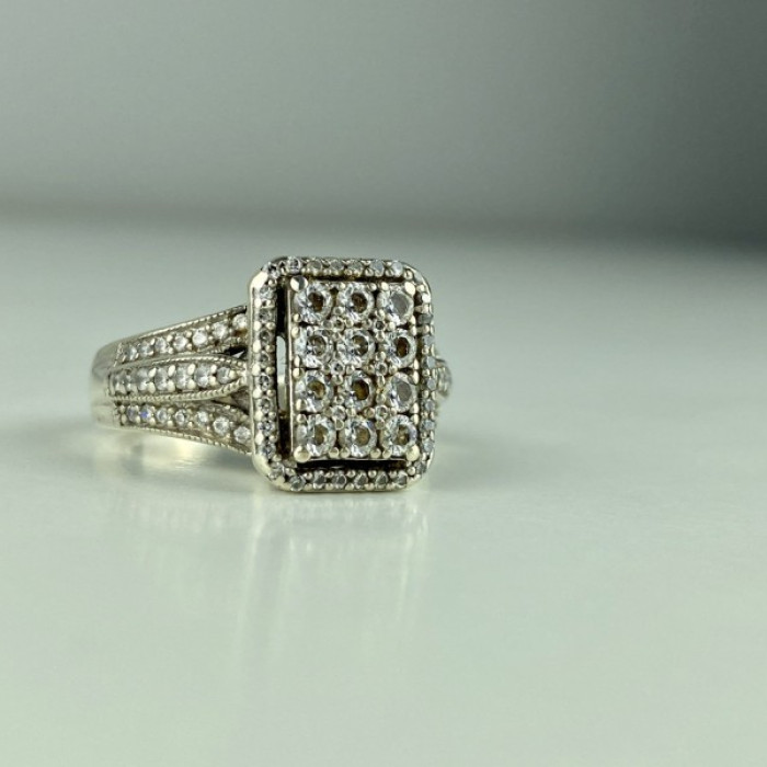 925 Sterling Silver CZ Ring Size 7