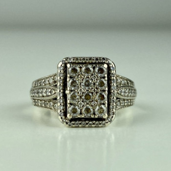 925 Sterling Silver CZ Ring Size 7