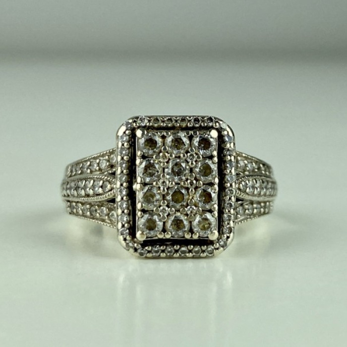 925 Sterling Silver CZ Ring Size 7