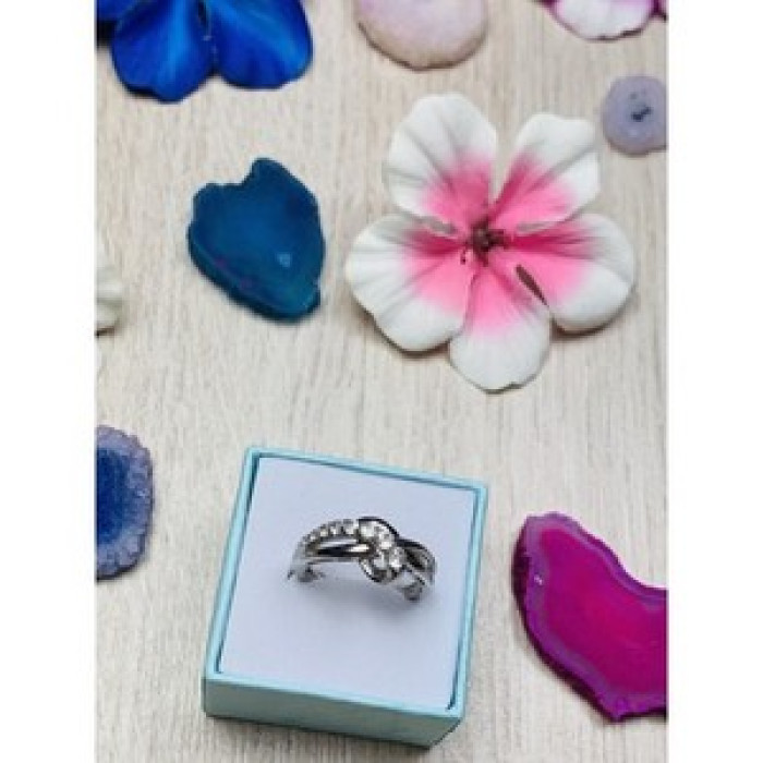 925 Sterling Silver White Topaz Ring Size 6.5