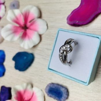 925 Sterling Silver White Topaz Ring Size 6.5