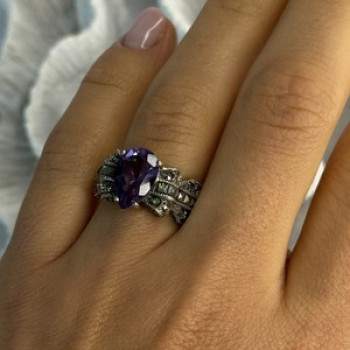 925 Sterling Silver Amethyst & Marcasite Ring Size 7