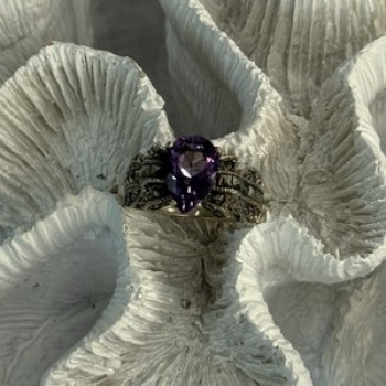 925 Sterling Silver Amethyst & Marcasite Ring Size 7