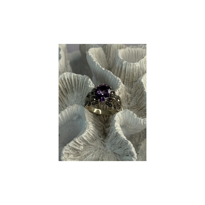 925 Sterling Silver Amethyst & Marcasite Ring Size 7