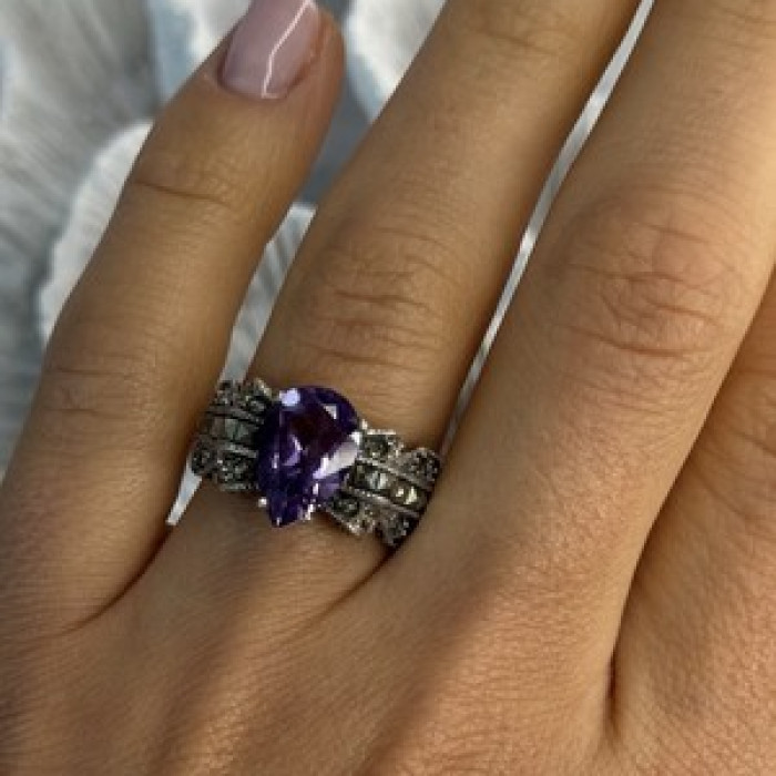 925 Sterling Silver Amethyst & Marcasite Ring Size 7