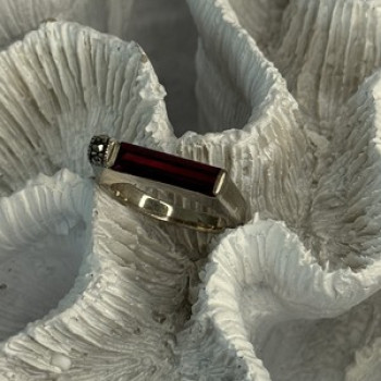 925 Sterling Silver Spinel & Marcasite Ring Size 7.5