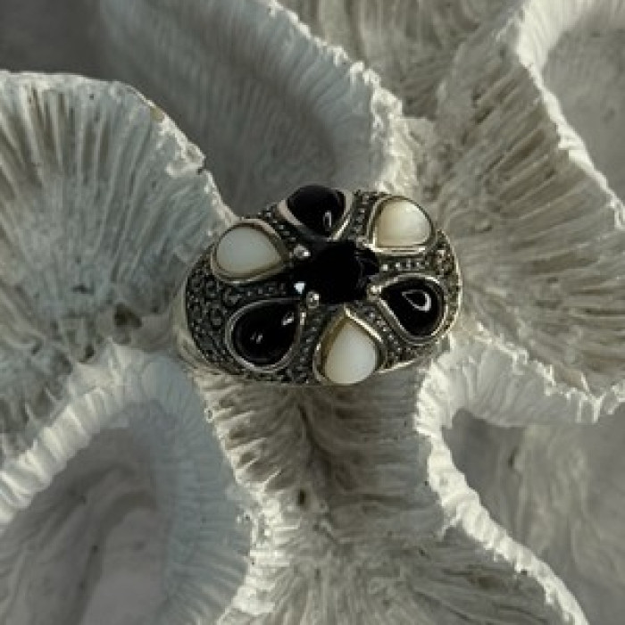 925 Sterling Silver Onyx Abalone & Marcasite Ring Size 10