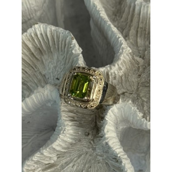 925 Sterling Silver Peridot Ring Size 6