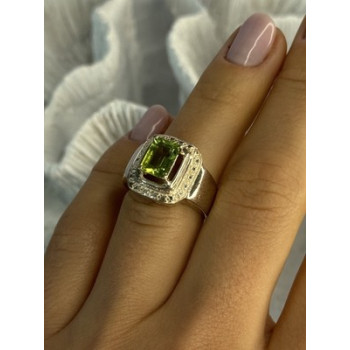 925 Sterling Silver Peridot Ring Size 6
