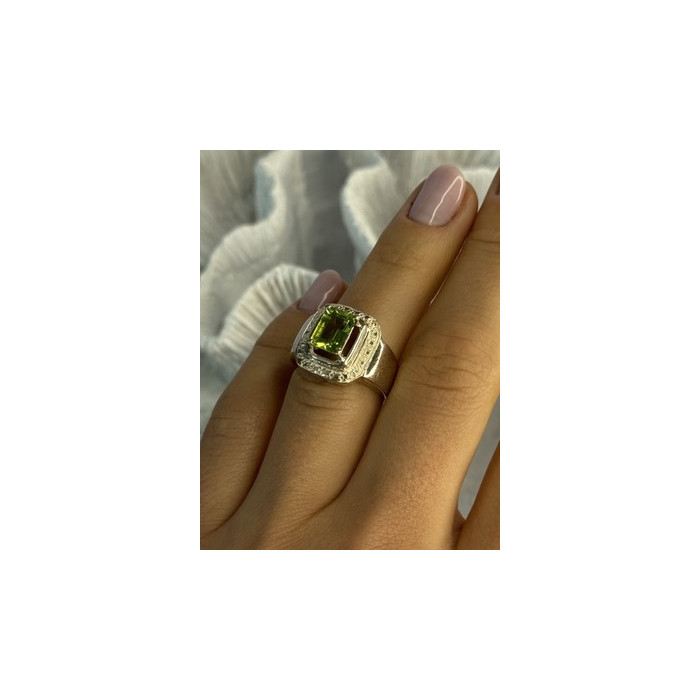 925 Sterling Silver Peridot Ring Size 6