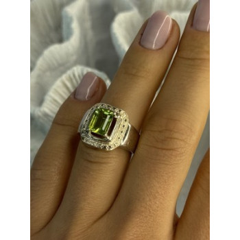 925 Sterling Silver Peridot Ring Size 6