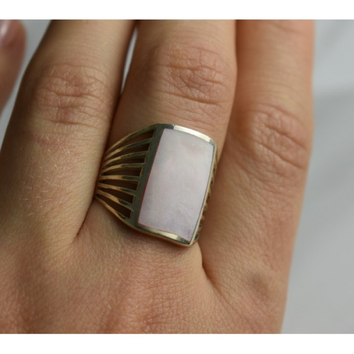 925 Sterling Silver Pink Mother OF Pearl Ring Size 8