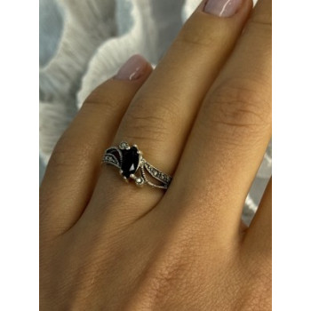 925 Sterling Silver Black Sapphire & Marcasites Ring Size 6