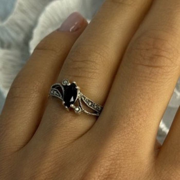 925 Sterling Silver Black Sapphire & Marcasites Ring Size 6