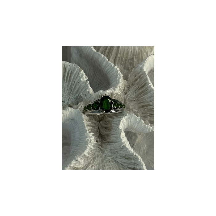 Classy 925 Sterling Silver Emerald Ring Size 7