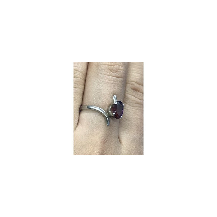 925 Sterling Silver Garnet Ring Size 8