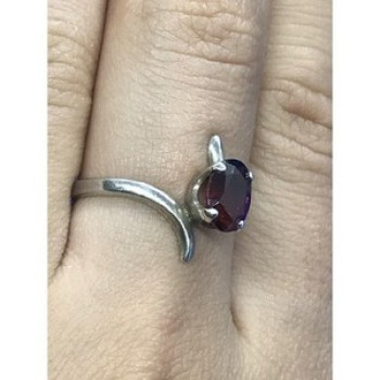 925 Sterling Silver Garnet Ring Size 8